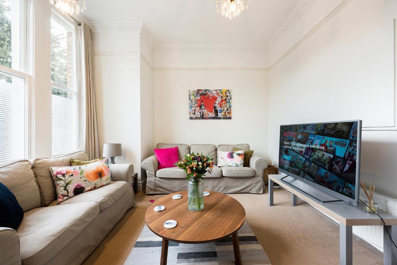 Heart Of Ealing Apartment With Garden London Exterior photo
