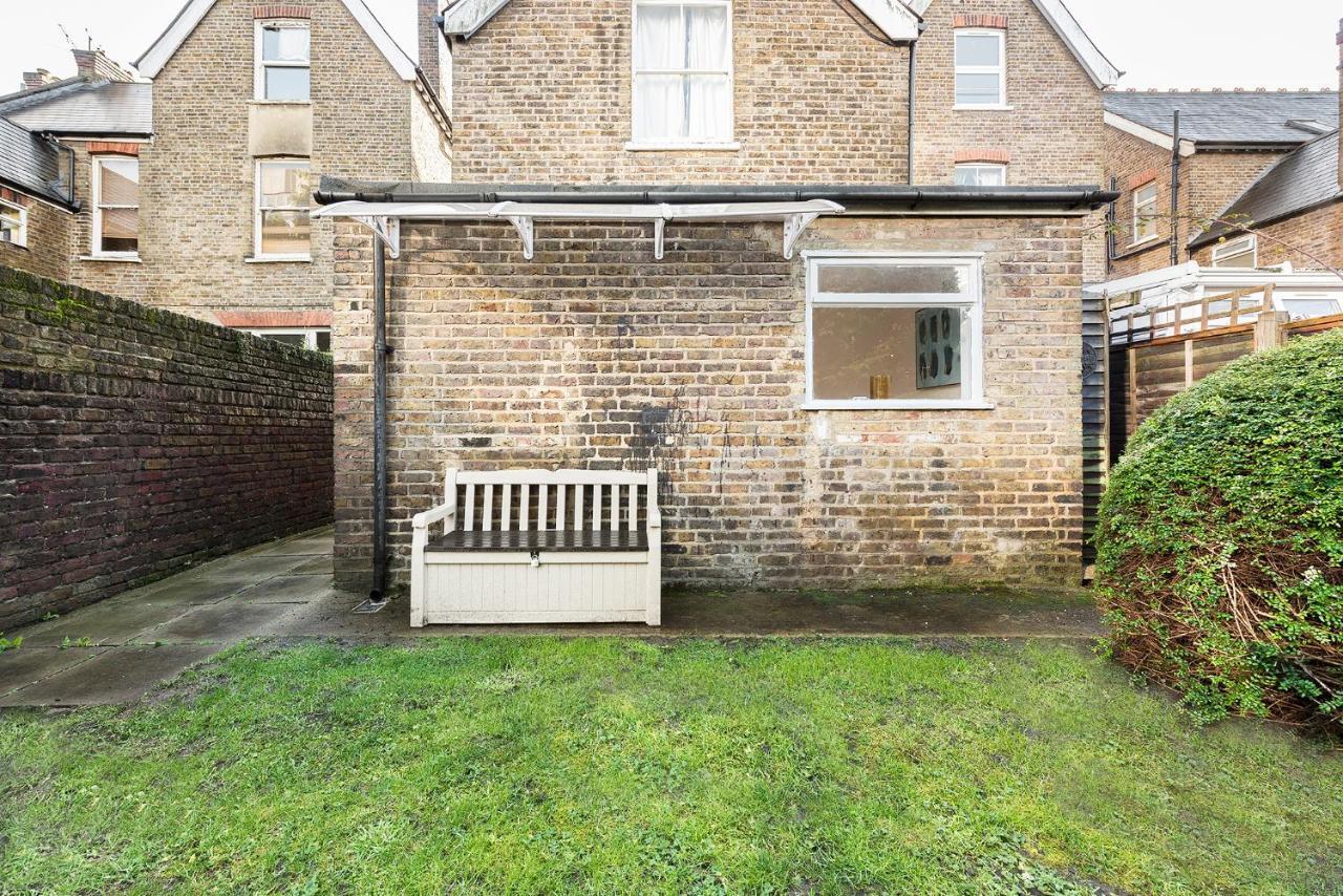 Heart Of Ealing Apartment With Garden London Exterior photo